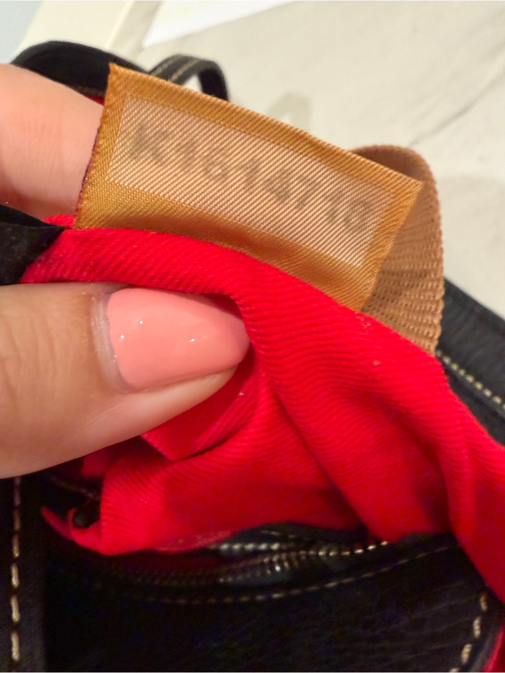 Dooney & Bourke Black Pebbled Leather Lexington Shopper Tote Red Interior - Picture 6 of 13